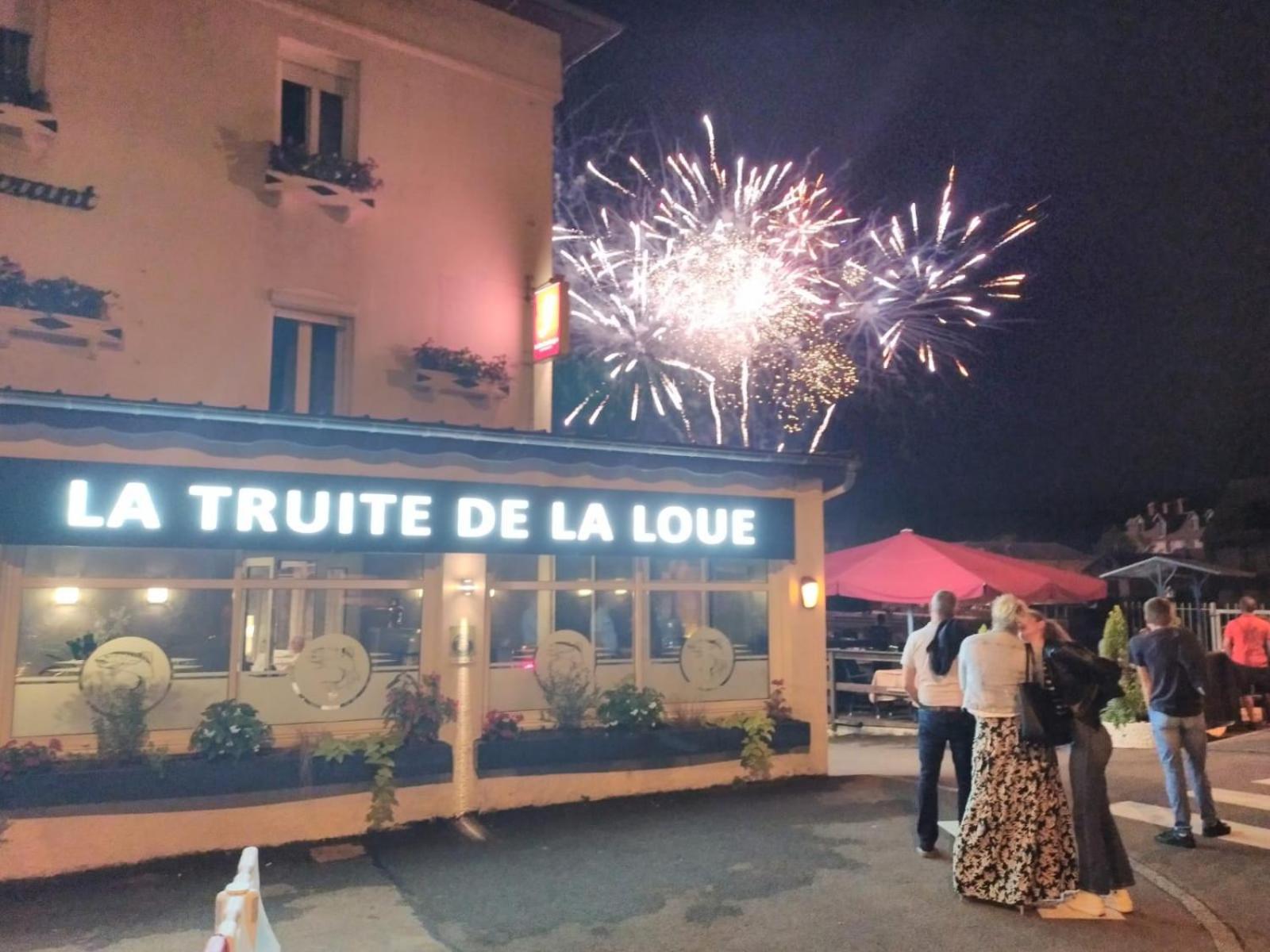 La Truite De La Loue Hotel Quingey ภายนอก รูปภาพ
