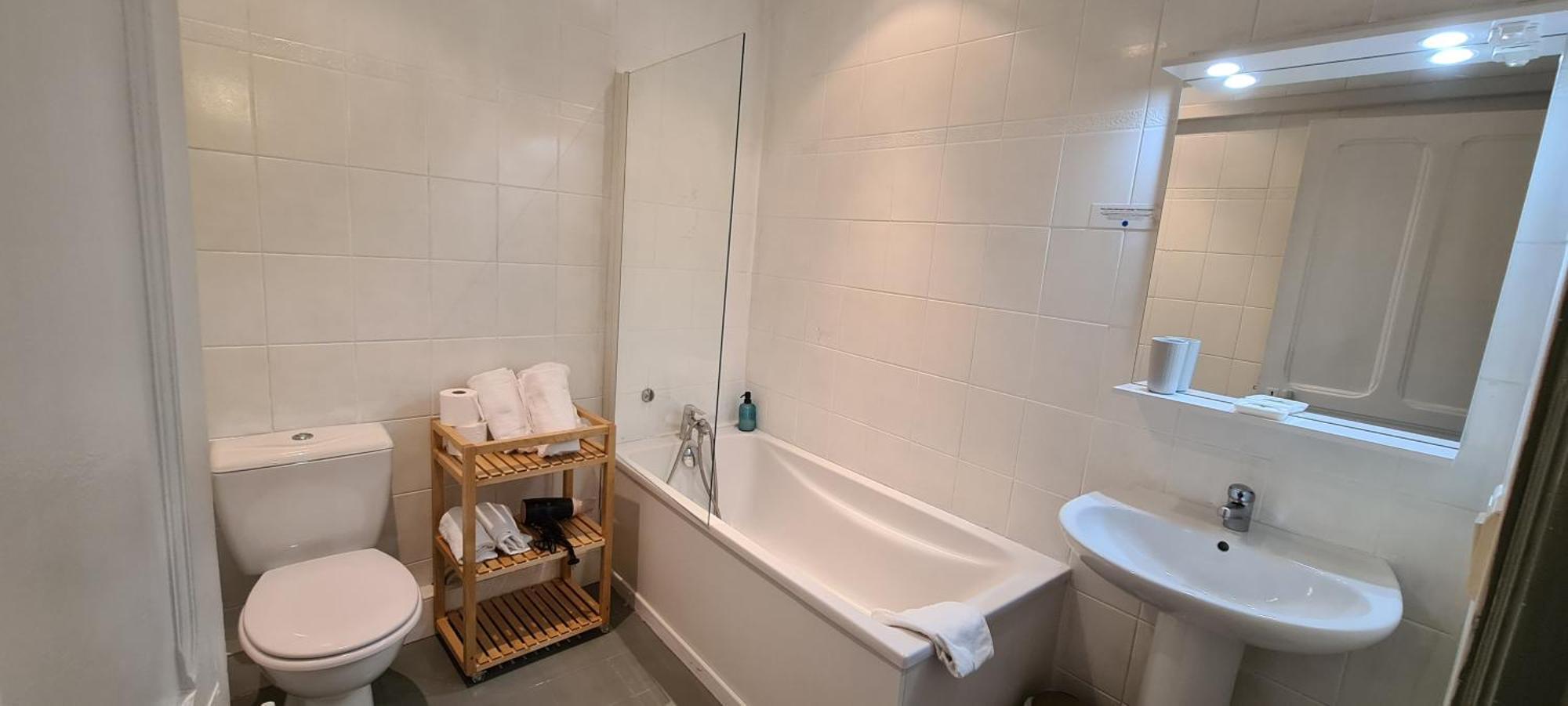 La Truite De La Loue Hotel Quingey ภายนอก รูปภาพ