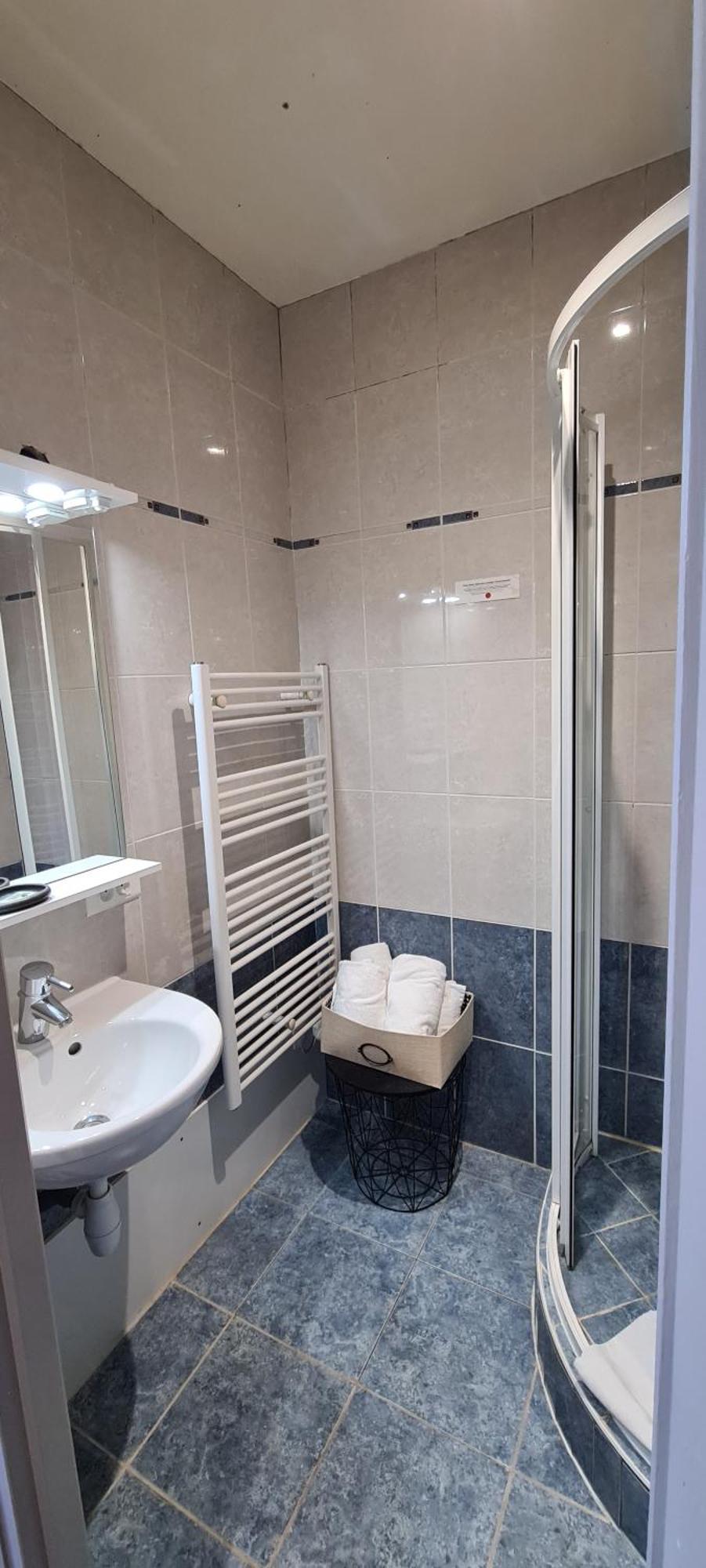 La Truite De La Loue Hotel Quingey ภายนอก รูปภาพ