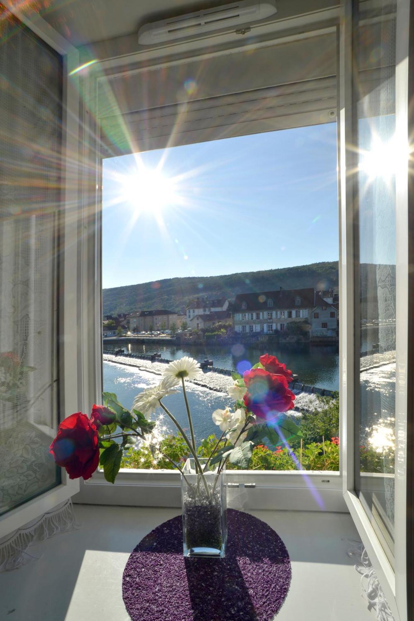 La Truite De La Loue Hotel Quingey ภายนอก รูปภาพ